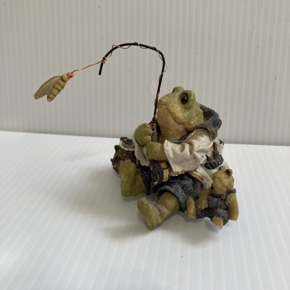 Father & Son Fly Fishing Boyds Bears & Friends Frog Resin Figurine 4 x 4 x 3 in - Picture 2 of 14